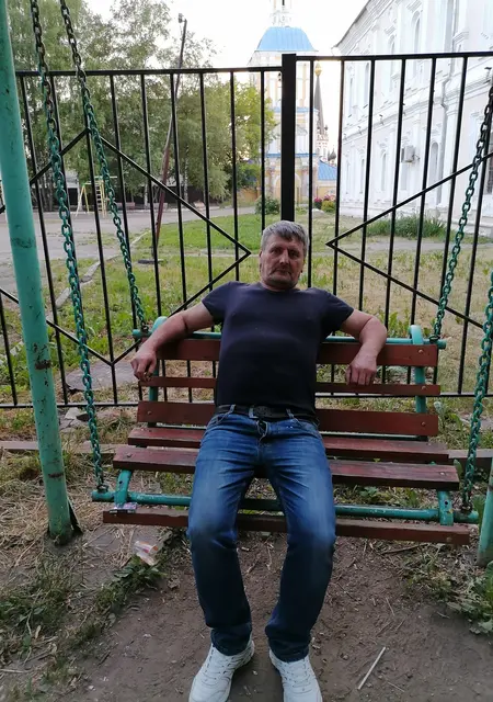 Я Женя, 55, из Смоленска, ищу знакомства без обязательств