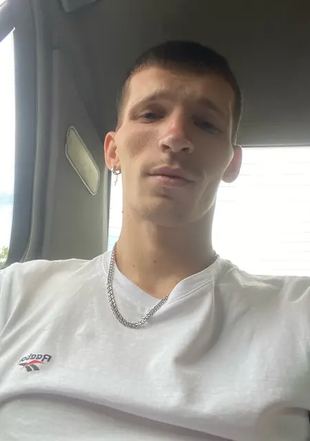 Артемий из Саратова, ищу на сайте дружбу