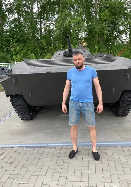 Я Егор, 44, из Екатеринбурга, ищу знакомства без обязательств