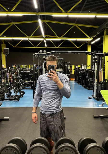 Я Артем, 29, знакомлюсь на одну ночь в Нальчике