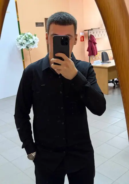 Я Илья, 19, из Санкт-Петербурга, ищу знакомства на одну ночь