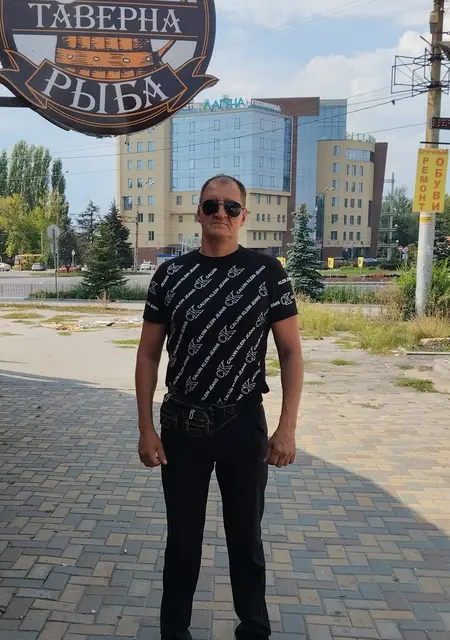 Я Артем, 47, знакомлюсь без обязательств в Липецке