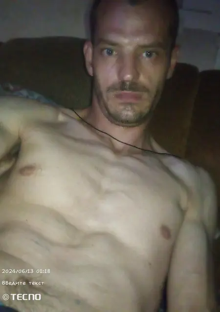 Я Юра, 33, из Дмитрова, ищу знакомства без обязательств