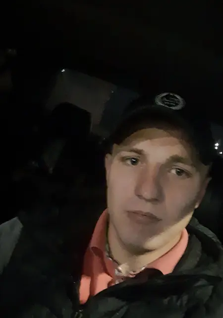 Я Илья, 27, из Новосибирска, ищу знакомства без обязательств