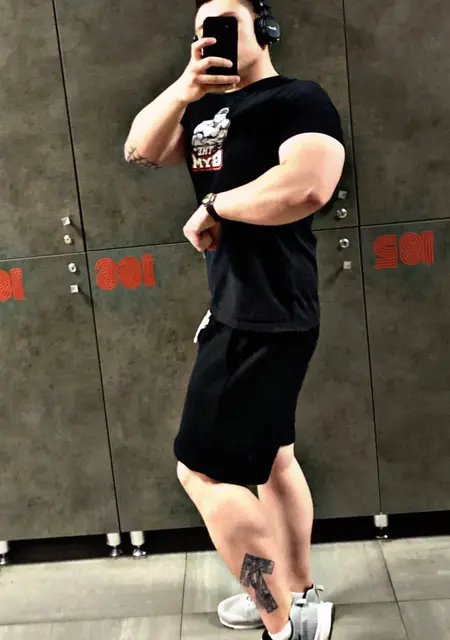 Максим из Красноармейска, ищу на сайте приятное времяпровождение