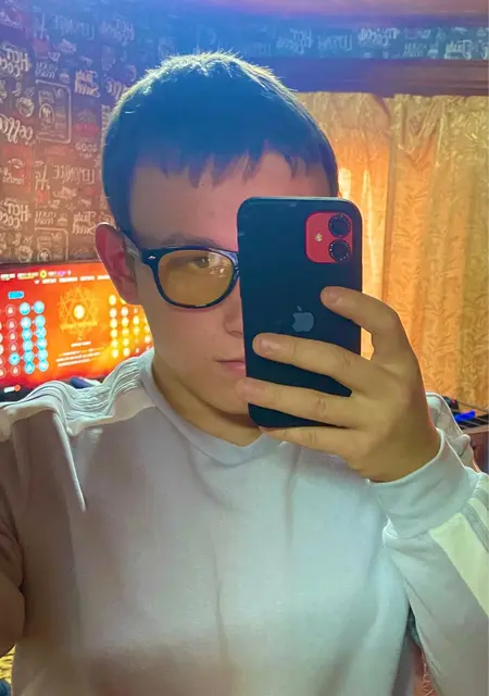 Денис из Ленинска-Кузнецкого, ищу на сайте знакомства на одну ночь