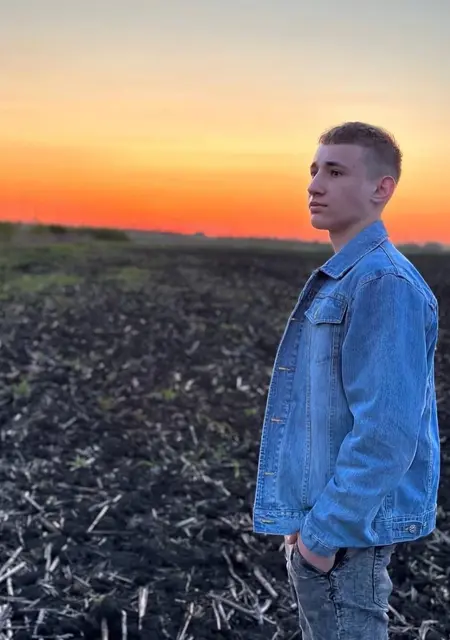 Я Послушный, 19, знакомлюсь без обязательств в Курске