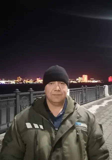 Я Валерий, 43, из Благовещенска, ищу знакомства на одну ночь