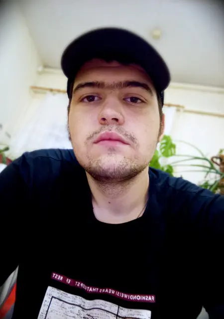 Дима из Орла, мне 20, познакомлюсь на одну ночь