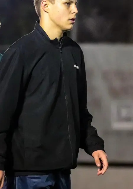 Я Александр, 19, знакомлюсь на одну ночь в Таганроге