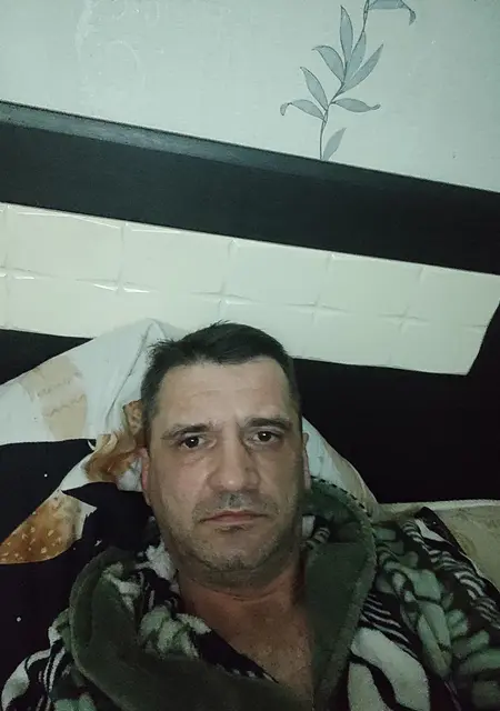 Серж из Назарова, мне 49, познакомлюсь на одну ночь