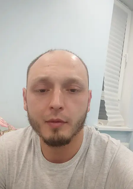 Александр из Геленджика, мне 29, познакомлюсь для общения