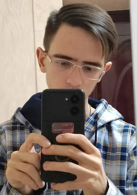 Макс из Красноперекопска, мне 23, познакомлюсь для общения