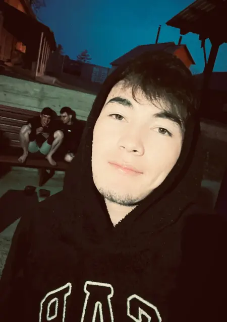 Я Эдиль, 23, из Бодайбо, ищу знакомство для открытые отношения