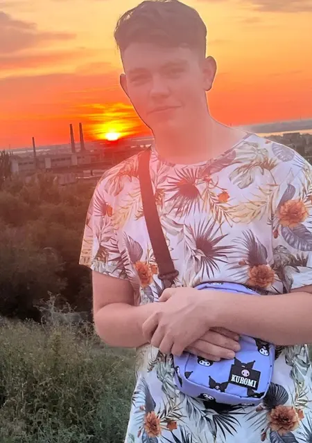Я Евгений, 20, из Волгограда, ищу знакомства на одну ночь