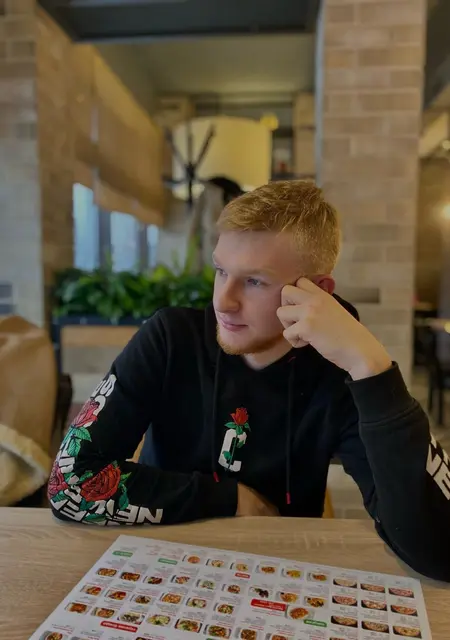 Дима из Домодедова, мне 27, познакомлюсь для приятного времяпровождения