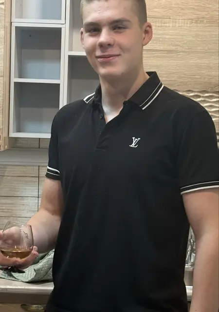 Александр из Междуреченска, ищу на сайте знакомства на одну ночь