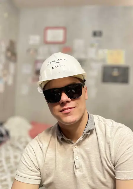 Александр из Санкт-Петербурга, мне 21, познакомлюсь для открытые отношения