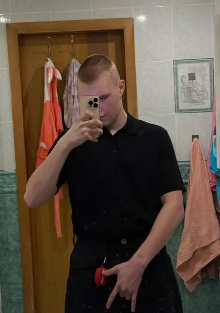 Я Иван, 18, из Брянска, ищу знакомство для открытые отношения