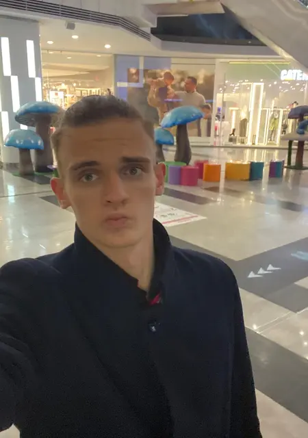 Я Виктор, 19, знакомлюсь для приятного времяпровождения в Рязани