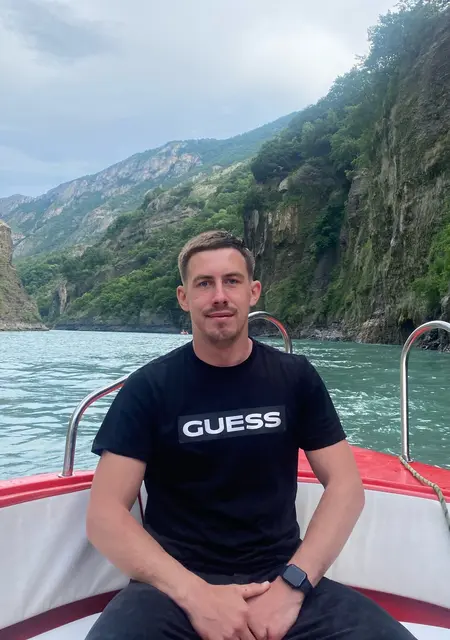 Денис из Находки, ищу на сайте знакомства на одну ночь