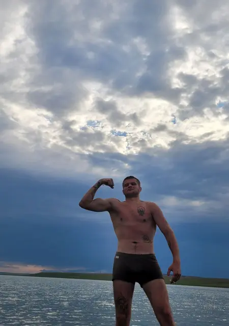 Дима из Новосибирска, мне 21, познакомлюсь на одну ночь