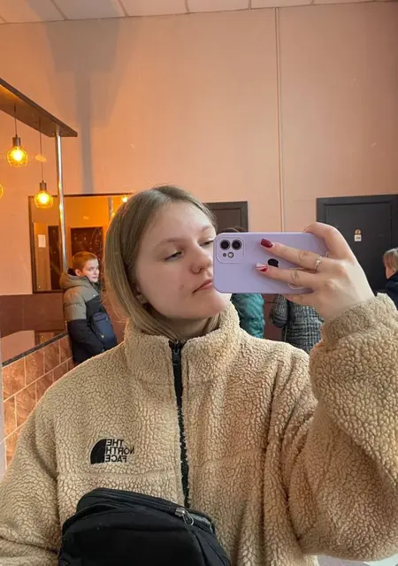 Сонькс из Гатчины, мне 20, познакомлюсь для постоянных отношений