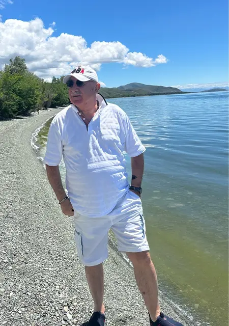 Юра Рафаэли из Сочи, мне 56, познакомлюсь для приятного времяпровождения