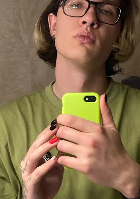 Андрей из Владивостока, ищу на сайте знакомства на одну ночь