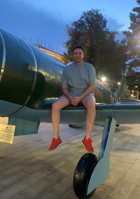 Виктор из Екатеринбурга, ищу на сайте открытые отношения