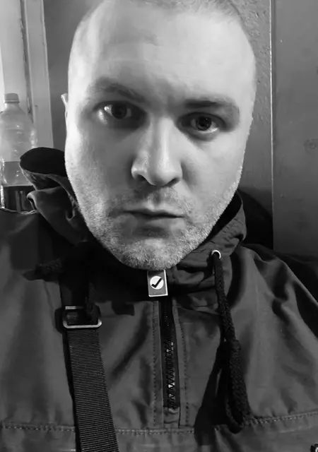 Фантазер из Петрозаводска, мне 34, познакомлюсь для общения