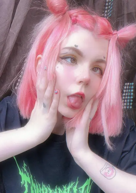 Милана из Саратова, мне 25, познакомлюсь на одну ночь