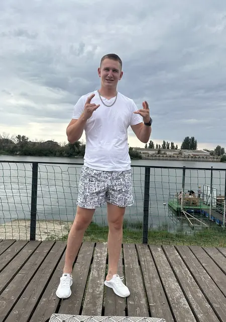 Владислав из Астрахани, мне 26, познакомлюсь на одну ночь