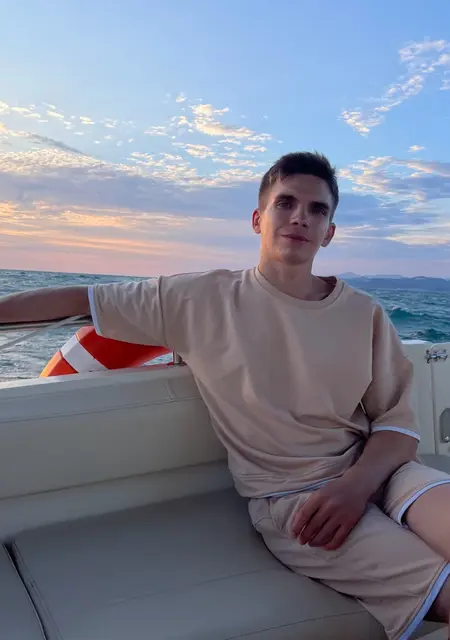 Виктор из Омска, ищу на сайте знакомства на одну ночь