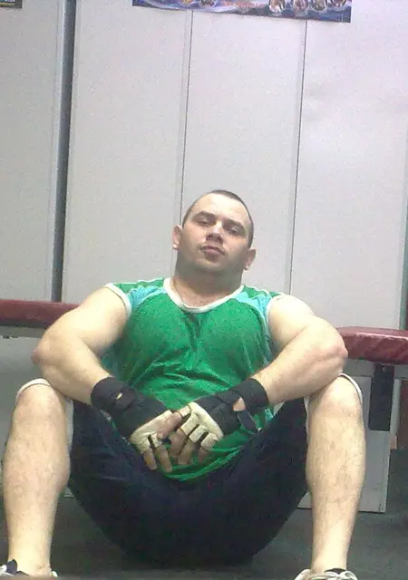 Я Игорь, 43, из Твери, ищу знакомства на одну ночь