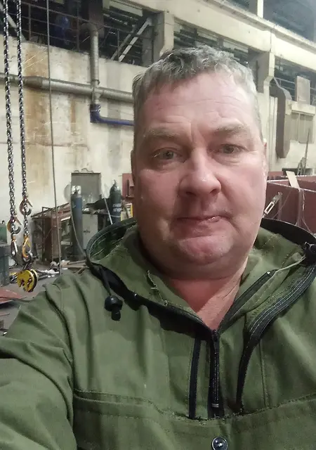 Серж из Санкт-Петербурга, мне 46, познакомлюсь без обязательств