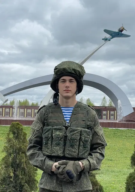 Я Ilya, 19, из Тулы, ищу знакомства на одну ночь