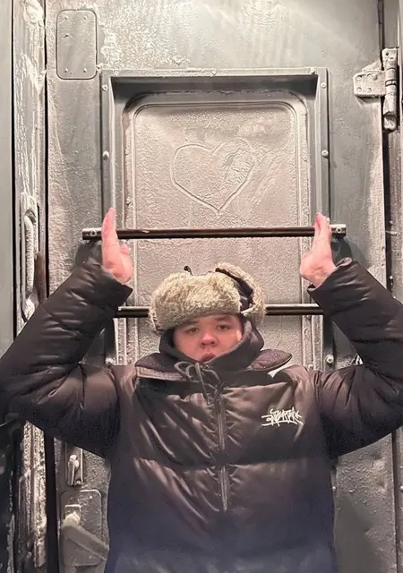 Viktor из Нижнего Новгорода, мне 21, познакомлюсь для приятного времяпровождения