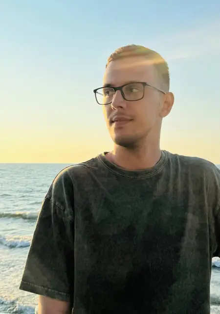 Виталий из Санкт-Петербурга, ищу на сайте вирта