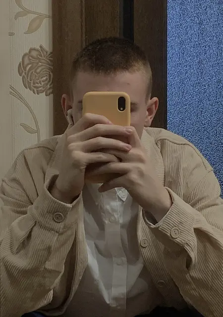 Я Никита, 18, из Калининграда, ищу знакомства без обязательств