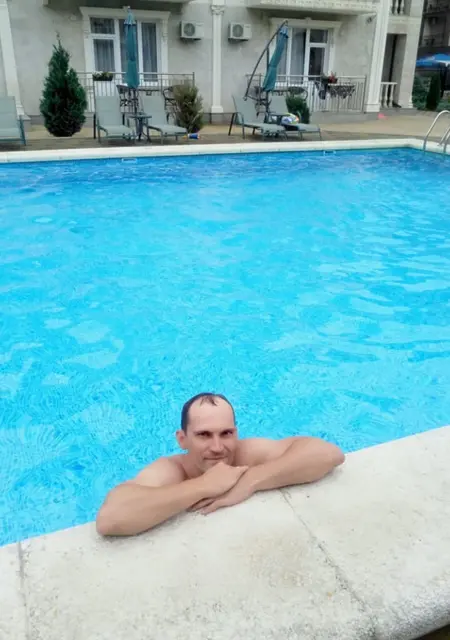Я Слава, 42, из Новосибирска, ищу знакомство для совместных путешествий