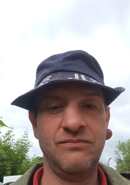 Я Вася, 43, из Твери, ищу знакомства на одну ночь