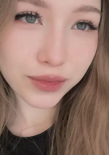 Я Дарья, 19, знакомлюсь без обязательств в Казани