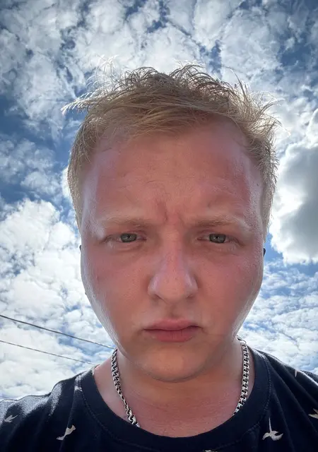 Александр из Таганрога, ищу на сайте постоянные отношения