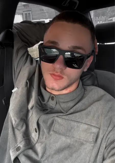 Антон из Якутска, ищу на сайте знакомства на одну ночь