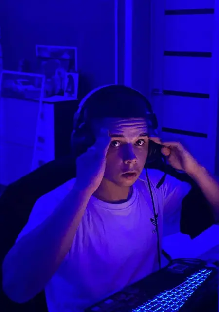 Данил из Липецка, мне 18, познакомлюсь для постоянных отношений