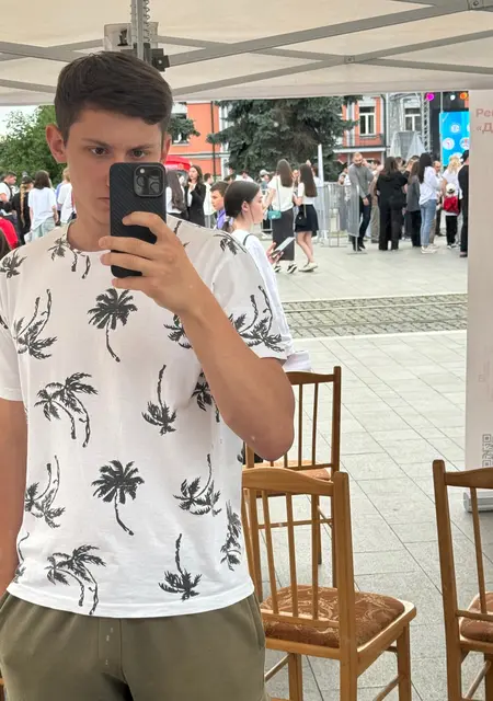 Я Майрам, 19, из Владикавказа, ищу знакомство для приятного времяпровождения