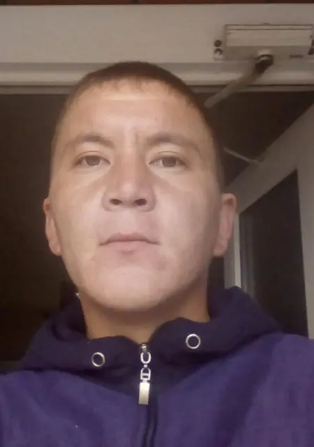 Я Ден, 35, из Тюмени, ищу знакомства без обязательств