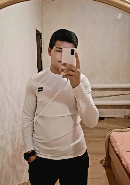 Я Артём, 25, из Чудова, ищу знакомство для вирта