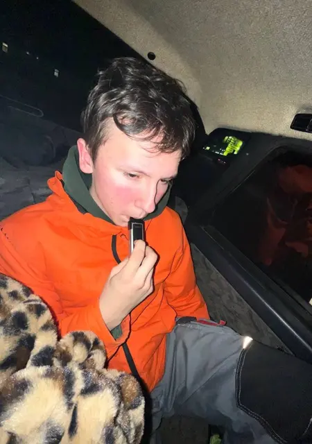 Я Artem, 20, из Сыктывкара, ищу знакомства на одну ночь